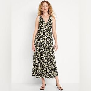 NWT - Old Navy Viscose Fit & Flare Black Floral Maxi Dress - Size XL Tall